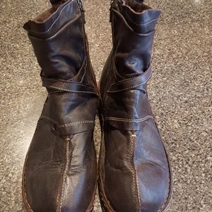Only worn  handful of times and not my style.